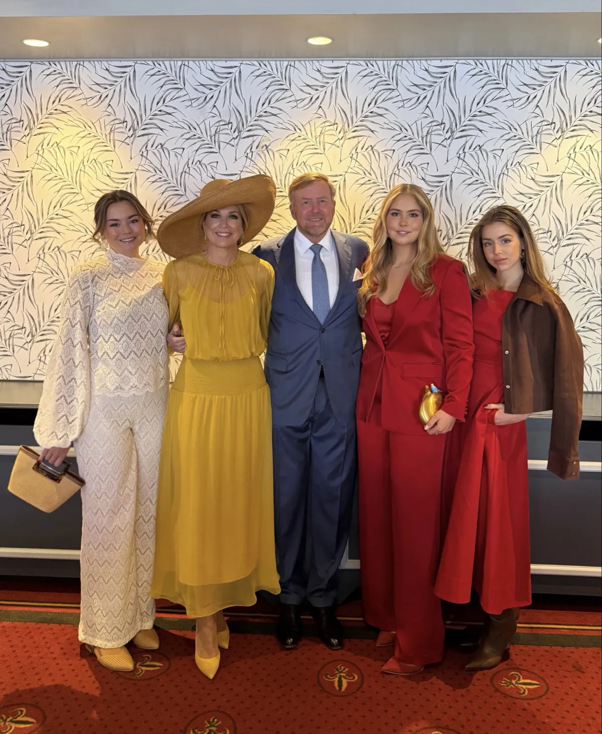 Een Koninklijke Pose: De Kleur & Sfeer in Groepsfotografie